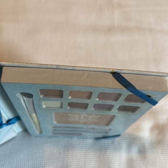 ELF Disney Elsa Snow and Ice Beauty Book Makeup - Picture 12 of 16